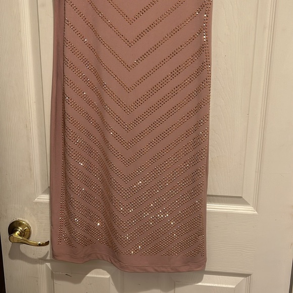 Beautiful dusty rose colored dress with v neck - NWOT - Picture 2 of 9